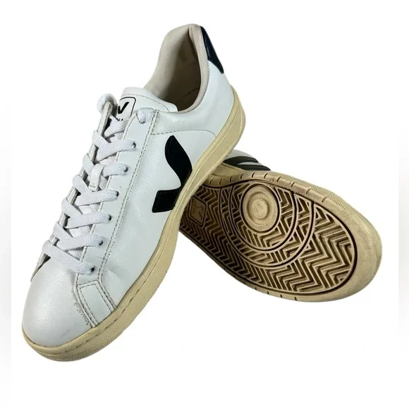 Veja Women’s Urca CWL Casual Sneakers - Picture 6 of 13